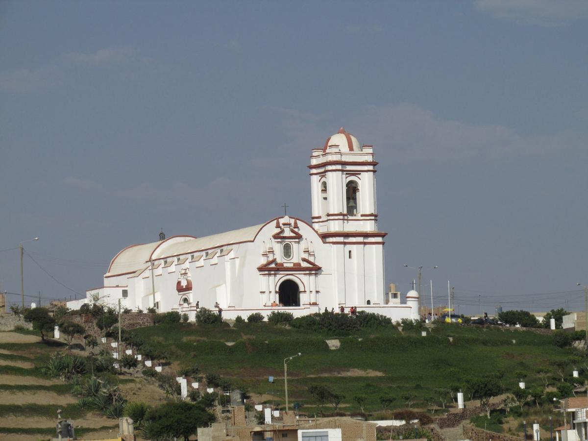 Hotel El Sombrero Huanchaco Esterno foto